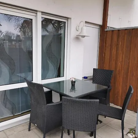 Gute Laune Mit Terrasse Und Garten Zentral Friedrichshafen Exterior photo