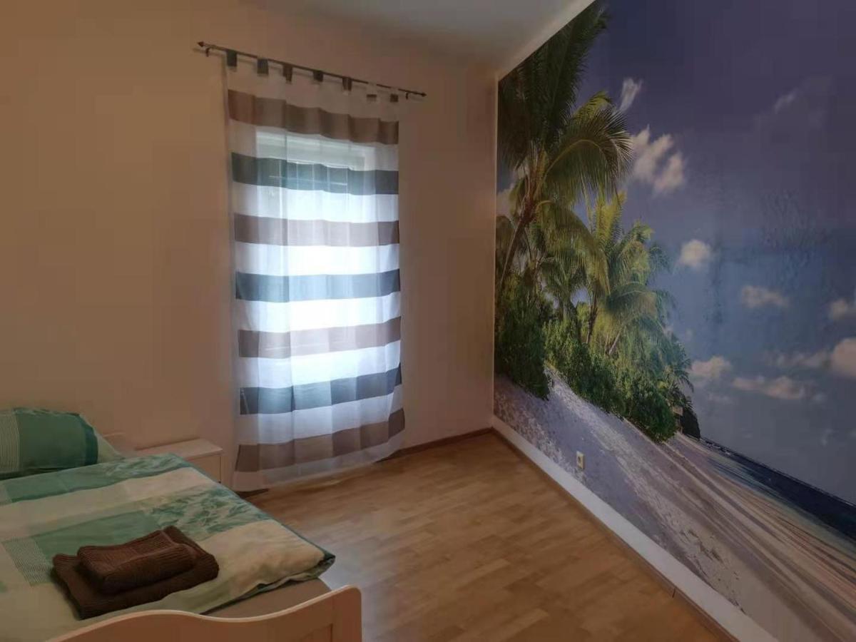 Gute Laune Mit Terrasse Und Garten Zentral Homestay Friedrichshafen